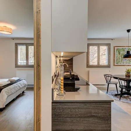 아파트 White Pearl A02, Alpes Agency, Chamonix, Sleeps 4 *
